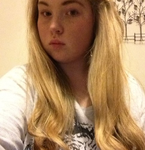 courtneyemery2's profile picture. 