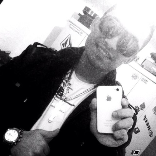 #LuksPlayboy passando igual avalanche, recalcado entra em choke e a concorrência fika em danger... ♪
#WatsApp / 51 81039956