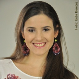 Especialista en Comunicación No Verbal, Facilitadora Psicocorporal e Internacionalista.