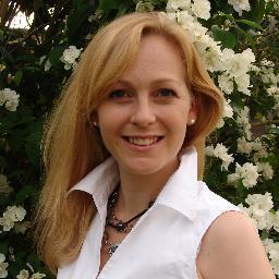 Interior Designer extrodinaire, muralist, artist and lover of all things creative.