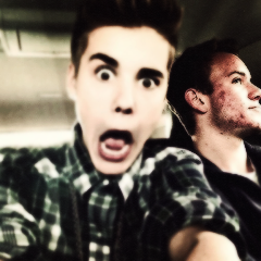 estou no makegmz!!!!!!!!!!!!!!!! gio here