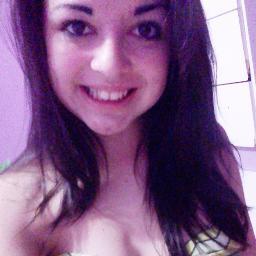 Não tente entender uma mulher, mulher não foi feita para ser entendida e sim para ser amada' :33