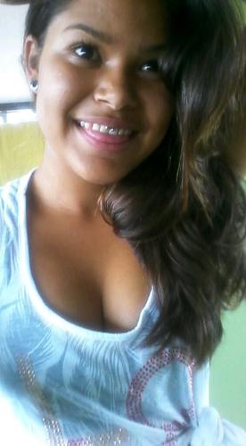 Touro,chata,Cruzeiroo,solteira,rap,rock,brigadeiro,J&M,música,fotos,amigas'o,comer,beijar..  Segue aí  ;p