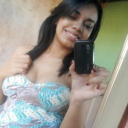 ~ to sorrindo, to dançando amando feliz cantando.. ee assim vou levando a viida! ;*