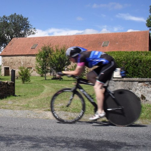 Coach (swim, bike and run), long distance triathlete and cyclist. long term renovator of French farmhouses...