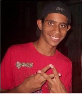 SOU DANÇARINO DE FREE STEP FAÇO APRESENTAÇÔES E  PARTICIPO DE MEET UP, JOGO FUTEBOL E FUTURAMENTE SER ADVOGADO. E SOU FÃ DO Eduardo Sterblitch.....
