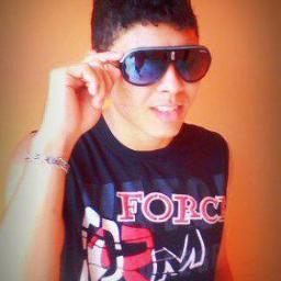 sou, um cara legal, tenho 19 anos, trabalho em escritorio advocaticos, #adorolazzanha,pizzar, sou divertido, e bem discontraido...........