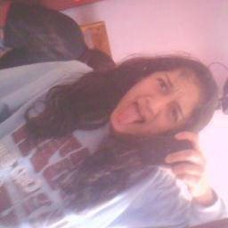 soloo ver tuu miradaa solo ver tuu sonriisa despertand junto amii te amoo y creo ke erees el unicoo indicad para mi 3