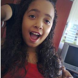 Idiota fui eu, que só por ter tido carinho, pensei que fosse amada :/