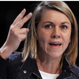 Cuenta ¿Parodia? de la Presidenta de Castilla-La Mancha y Secretaria de Des-Organización del @PPopular. Las verdades irónicas son más verdades.