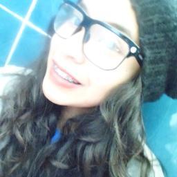 Holo! Yo me llamo Anny Jear! Me gusta Jugar Futbol! Andar en Skate! *_* Los Videojuegos! Ir de Shopping! Soy Belieber! Directioner! && Mahomie ♥