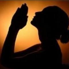 DeeannDragan's profile picture. If you have something that requires prayer, please post it for others to pray for at http://t.co/AtLkMrtort.