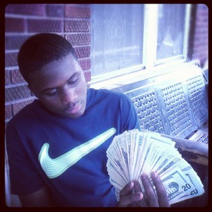 self made young nigga... I MAKE MY OWN CASH