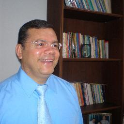 Hijo y siervo de Dios, esposo, padre, pastor, expositor bíblico, facilitador de Langham Predicación para Colombia, Centro América y el Caribe.