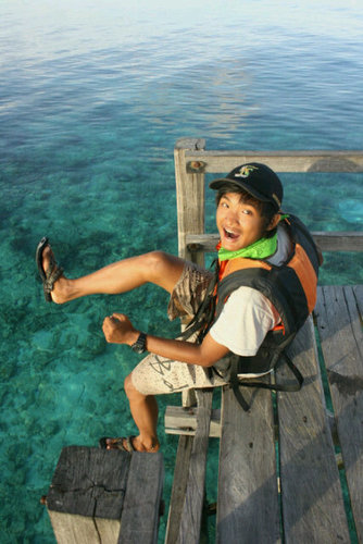 Sanggahan: Seluruh yang tertulis di sini adalah opini pribadi dan jika ada yang menuntut atas pencemaran nama baik, maka mainnya kurang jauh.