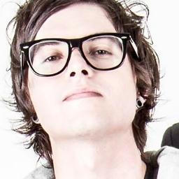 Fã Clube dedicado ao vocalista/baixista @pelanzarestart.Meu amor por você não cabe em 160 caracteres.