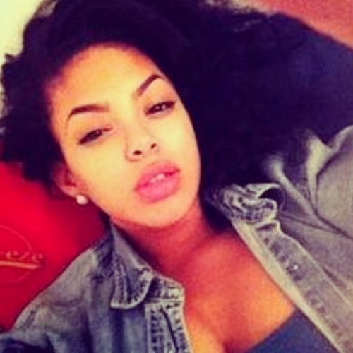 21,va beach,love to eat out....