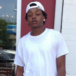 Young Boss in the Making, Trying to get to dis M.O.N.E.Y., Future Engineer at UIC, Slow Grind Baby. Follow Me
