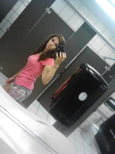 AmandaHorn10's profile picture. 