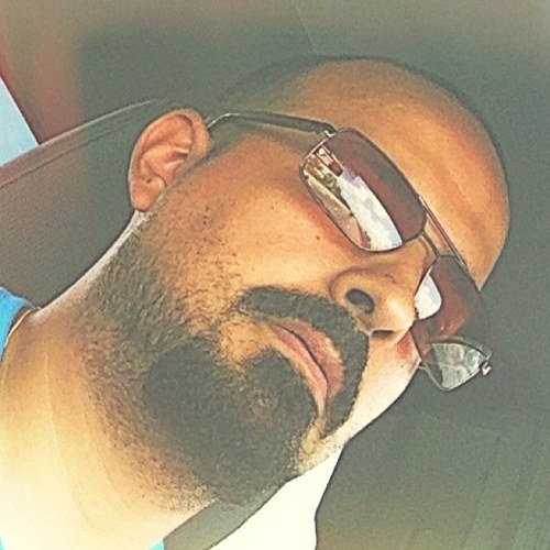 ..........I tweet whatever the fuck I want......... follow for a follow - reggae music is my crack cocaine - I say fuck alot - no lies - ------ canadian italian