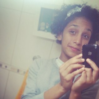 Um sorriso negro, um abraço negro, traaaaz felicidade!! 
http://t.co/UiDwaYsJ9b…