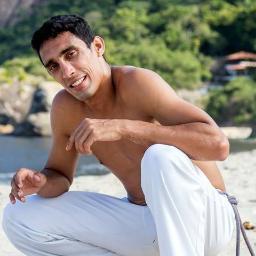 Amante da arte capoeira, jogador de poker e frases diarias