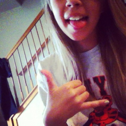 hey! 
I'm madi. 
I'm 12 years young 
Volleyball & softball 
But soccer is the game ⚽ 
I'm 4'4  
Colorado born n' raised! ❤