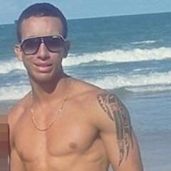 Abcedista de s2, com atitudes realista de acordo com a vida. ú.û