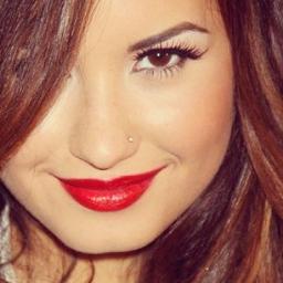 Stay Strong , @demilovato i luuuuuuuuv ya!