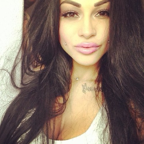 #1 Dimepiece Page. The baddest girls from all over the globe
.DM pics if you want to be featured.