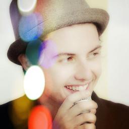 E de repente, vocês se tornaram tudo que eu preciso, a razão pela qual eu sorrio sempre RESTART MY LIFE 
Criado em:11.O9.2OO9 @caa_daniele & @gabbynobrega !♥