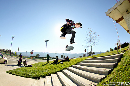 Im a skateboarder, skateboarding gives you an undescribable feeling. Follow me skaters and people who like skaters.