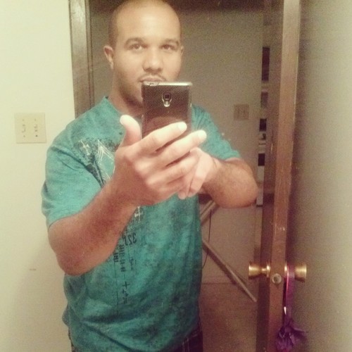 IAM 27, MARRIED WIT TWO LIL GURLS, AND ASPIRING ACTOR!!