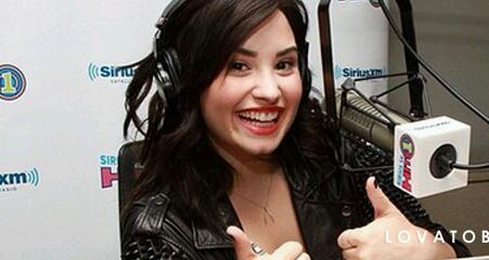 Cause for you, Demi. O fc é novo mas meu amor pela Demi não, bj fandom