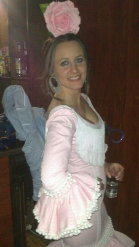 Graduada en Administración y Dirección de Empresas! Apasionada del flamenco!