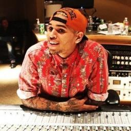 ♥ @chrisbrown Followed On ?/?/? | #TeamBreezy | #Symphoniclove | #BlackPyramid | @KidRED_ Followed On 13/11/12! | #KidRedNation  | #REDemption ♥