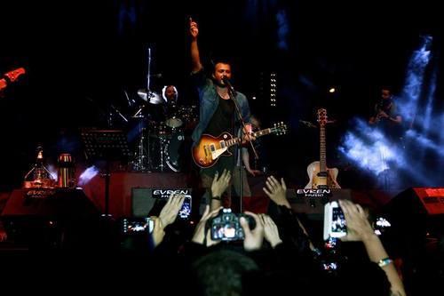 ismail@leylatheband.info