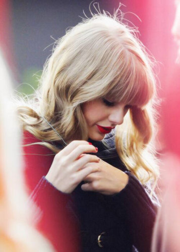 Go follow @cinzgirls @michellepro13! I'll give you save acc bc ily :)