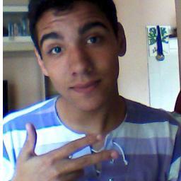 Gosto de Pessoas,Sinceras & com caráter
Odeio ver pessoas que eu amo ,amando pessoas que eu não suporto  , Gosto Muito de bicicleta , e Enfim sou muito feliz .