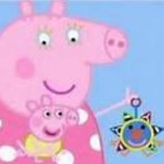 Ciao a tutti , io sono il piccolo Alexander c: Sono il fratellino di Chloé e il cugino di Peppa e George ♥ La mia prima parola è stata 'fango' grazie a Peppa :)