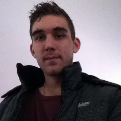 3rd yr Ex Phys student + footy for East Fremantle and Willetton. Love a good coffee + MMA fan