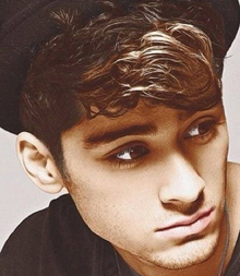 Louia,Liam,Niall,Harry y Zayn ,son mi vida !Los amo ,¿mi debilidad?ZAYN MALIK!!!LE AMOO ^.^