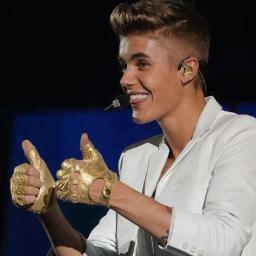 I'm a Belieber. I saw Justin 25.03.13 in Łódź and I will always remember it, that was the most incredible day in my life. ♥