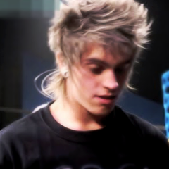 Mesmo eu não te conhecendo pessoalmente já te acho muito perfeito. @thomasrestart
