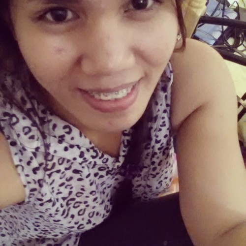 ♥ I love life! Everyday is a new experience! I love to help others and enjoy laughing and watching others have a good time! I am a very honest person who will