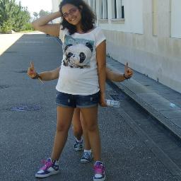 i´m Vera i´m  14 years old i live in Portugal and i love ONE DIRECTION but harry is my favorite boy i 3 (l) you follow me http://t.co/b2FiVObLlh