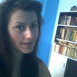Hi. My name,s Vanessa!
Follow me and I will follow you ! : ))