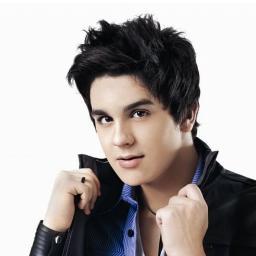 Adoro Luan Santana, tenho 11 anos
bjs