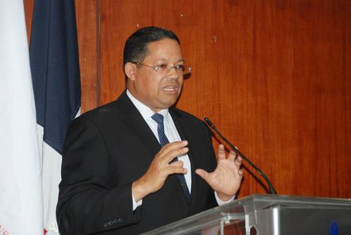 Rector del Instituto IFGLA-Formando líderes y gerentes útiles para el mundo. Soy tolerante y respeto las opiniones ajenas. Quedo a sus órdenes! 829-876-3195