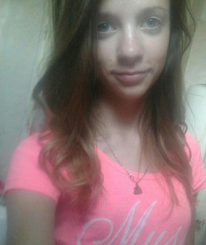Hi! My name is Zsani. I'm a Directioner(L) and i'm a Tribute and I love Ke$ha:) Follow me Harry Styles!!:3